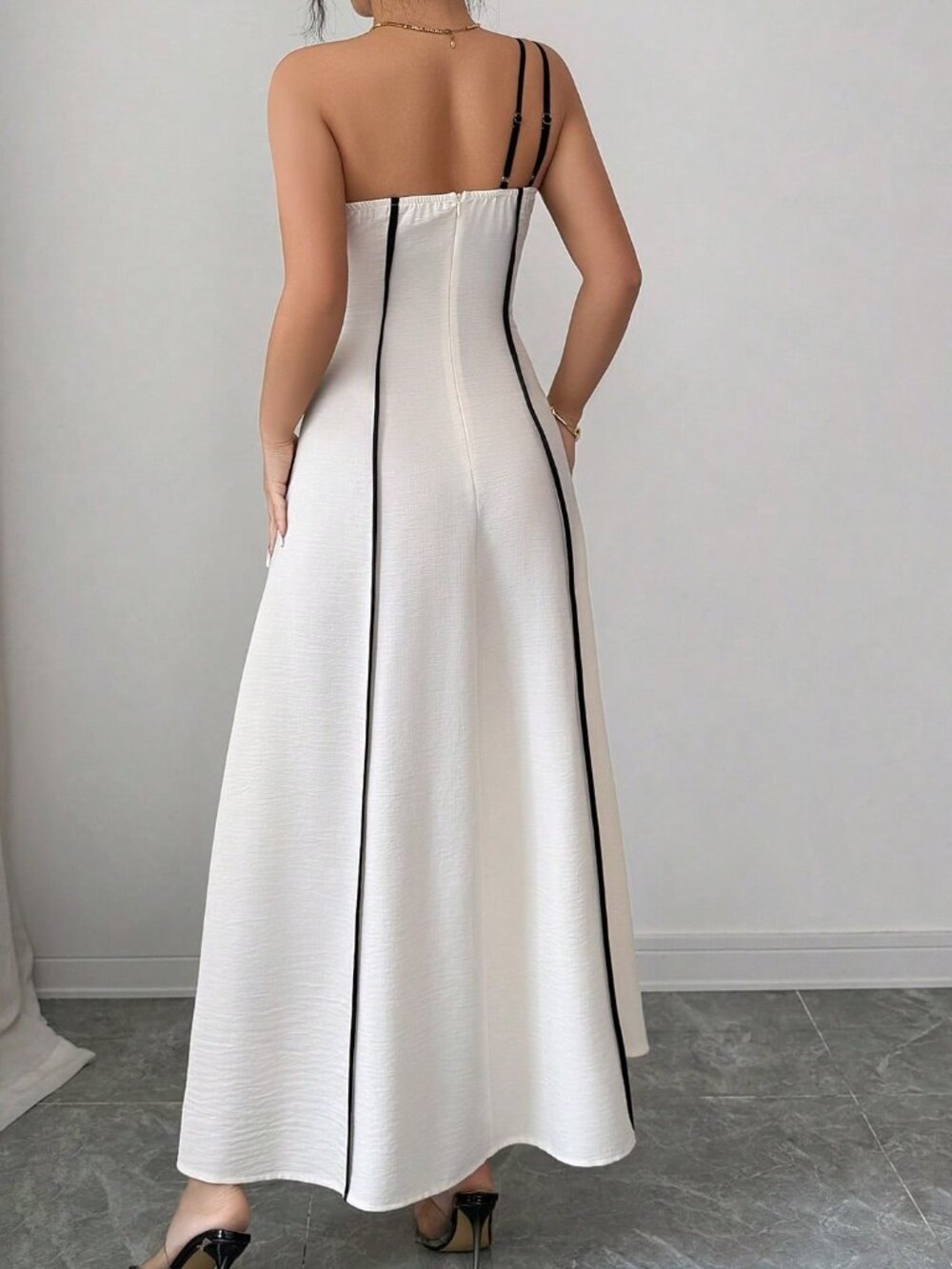 Apricot Casual Women's One-Shoulder Contrast Sleeveless Dress - Picture 2 of 5